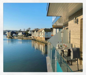 3 The Boatyard - Luxurious waterside 4 bed townhouse, lift, parking